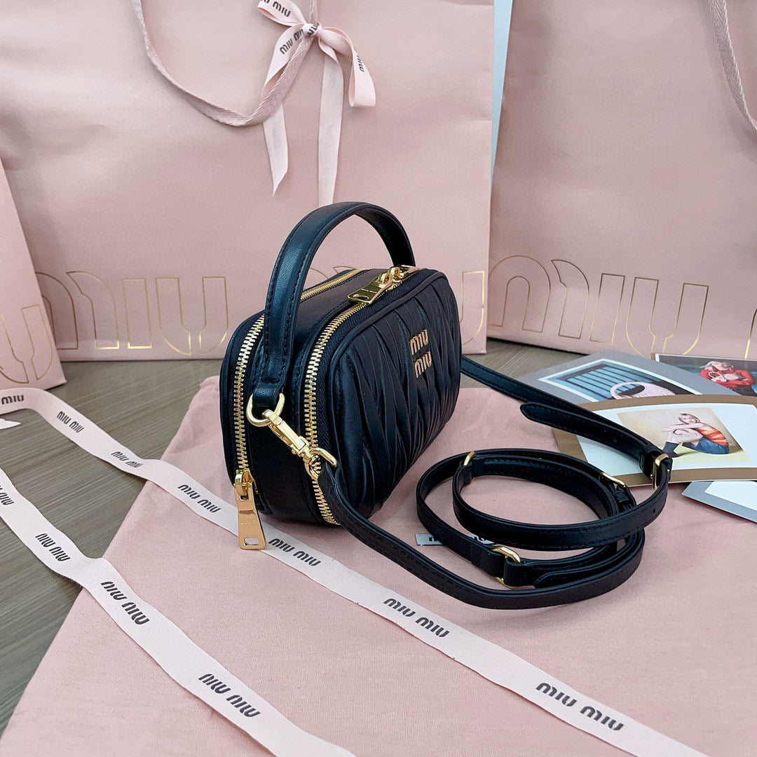 MIU M MATELASSE SHOULDER BAG