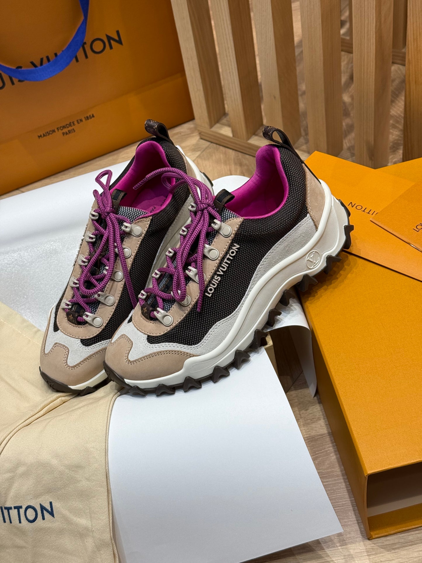 LOU RUSH XPLORER SNEAKERS