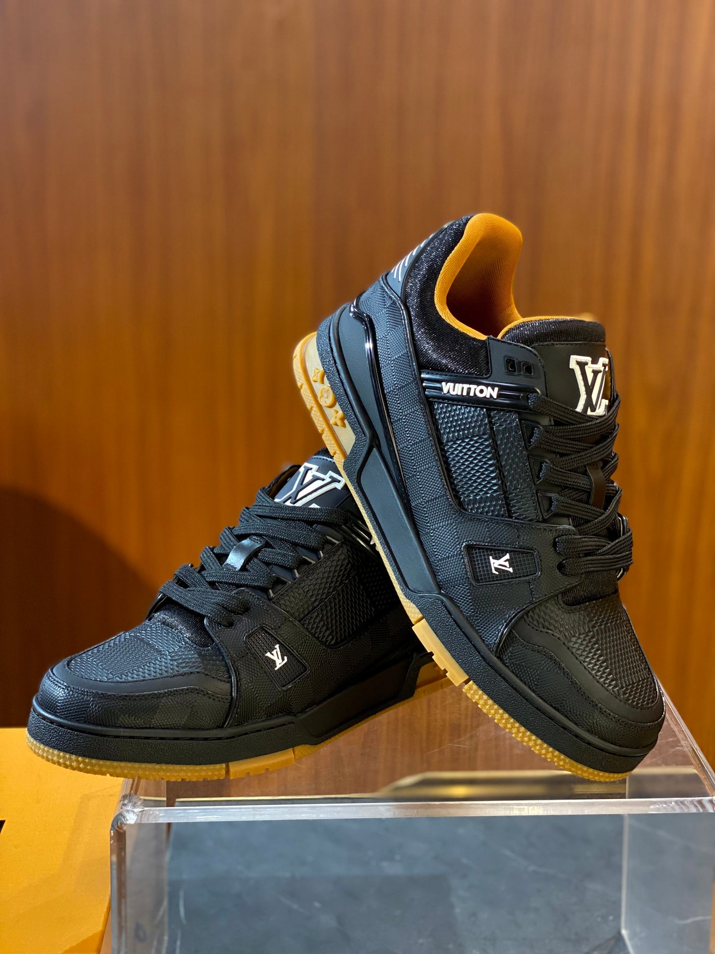 LOU TRAINERS
