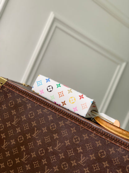 LOU x MURAKAMI 19 TOILETRY POUCH