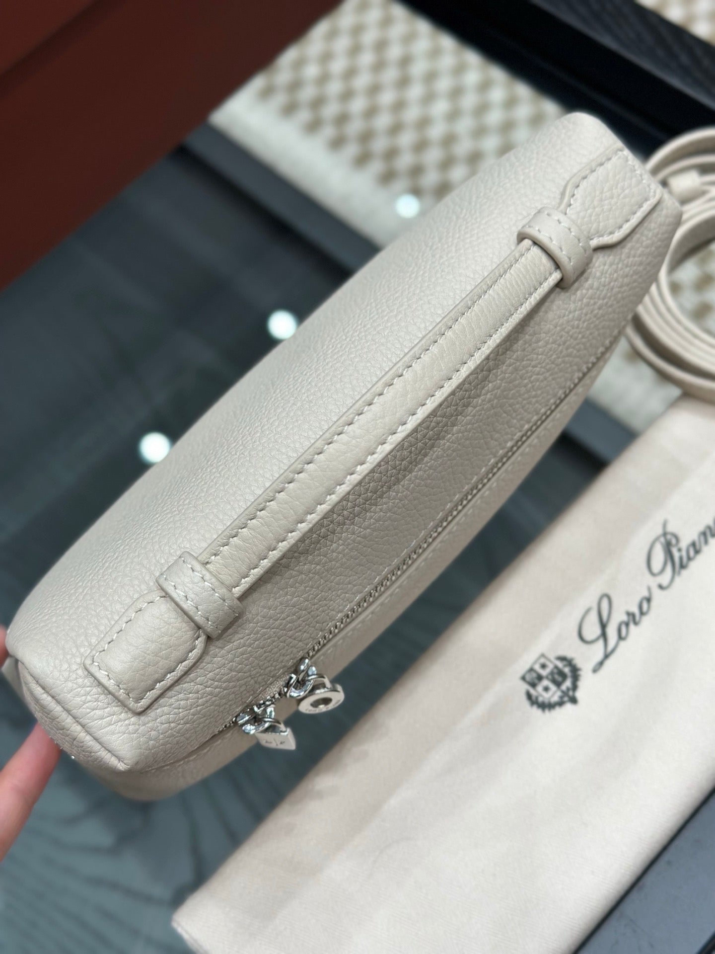 LORO P EXTRA POCKET L19 BAG