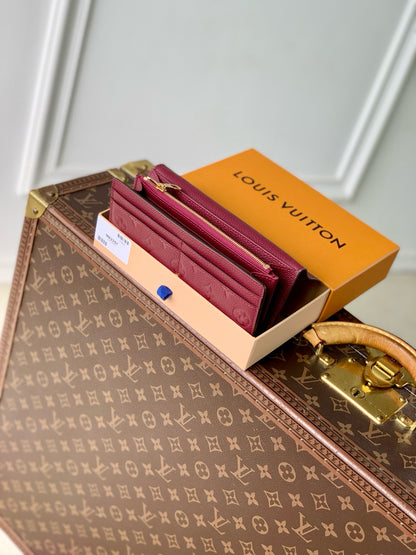 LOU SARAH WALLET