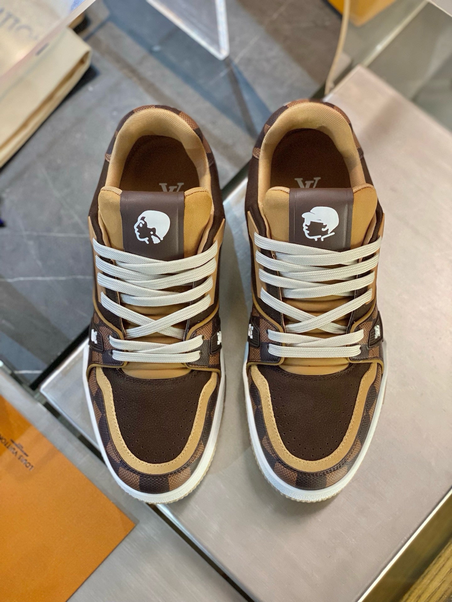 LOU TRAINERS