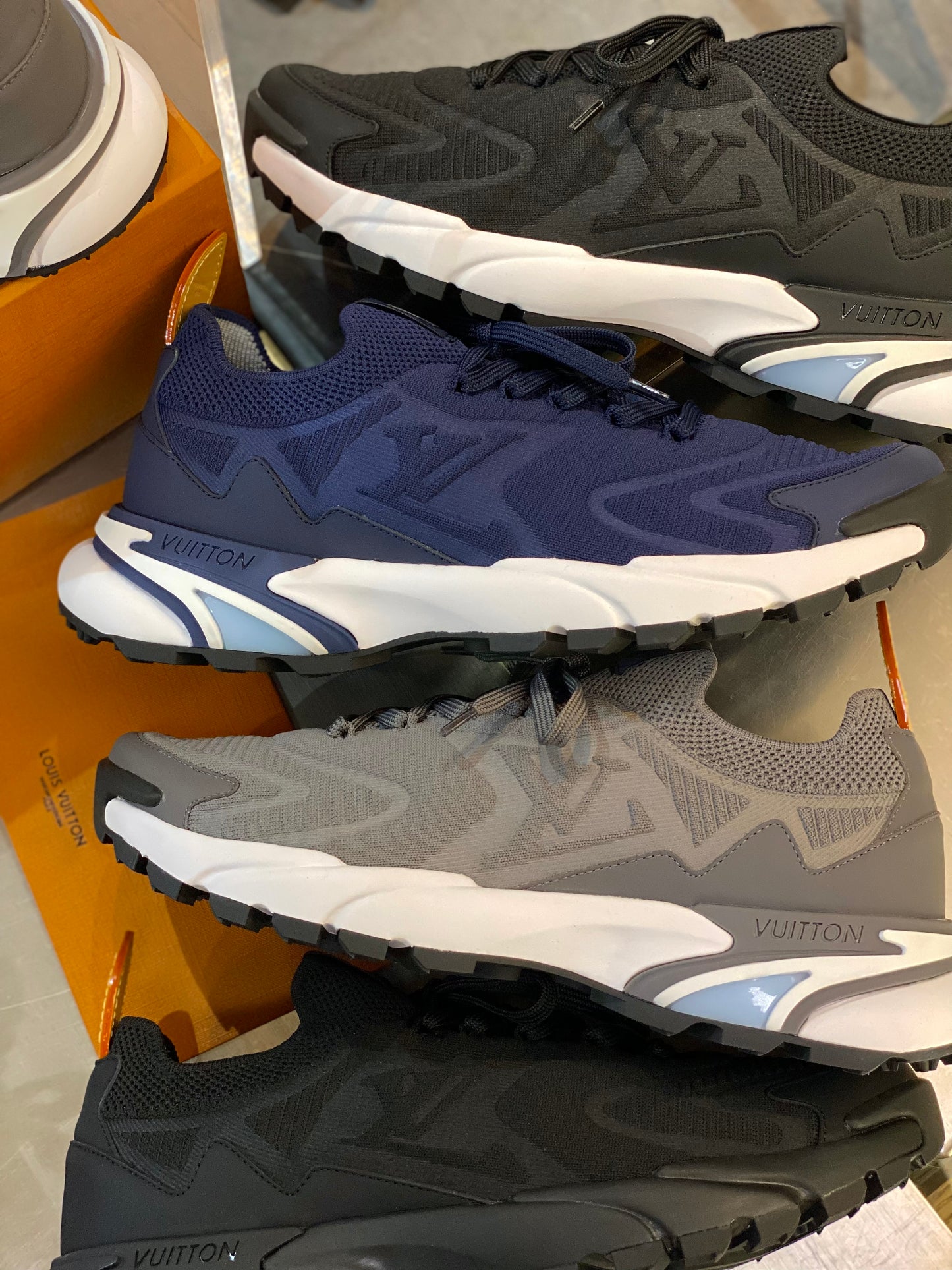 LOU RUNNER TATIC TRAINERS