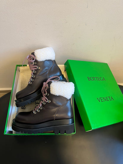 BOTT V BOOTS