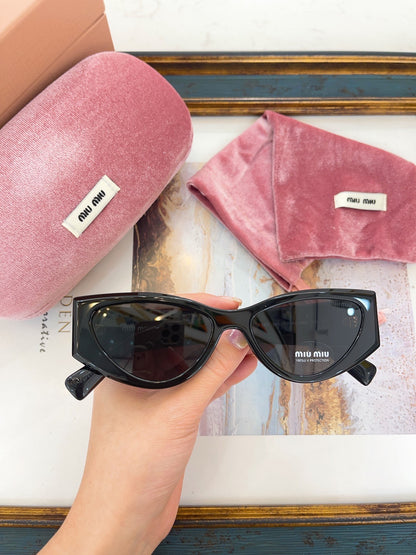 MIU M SUNGLASSES