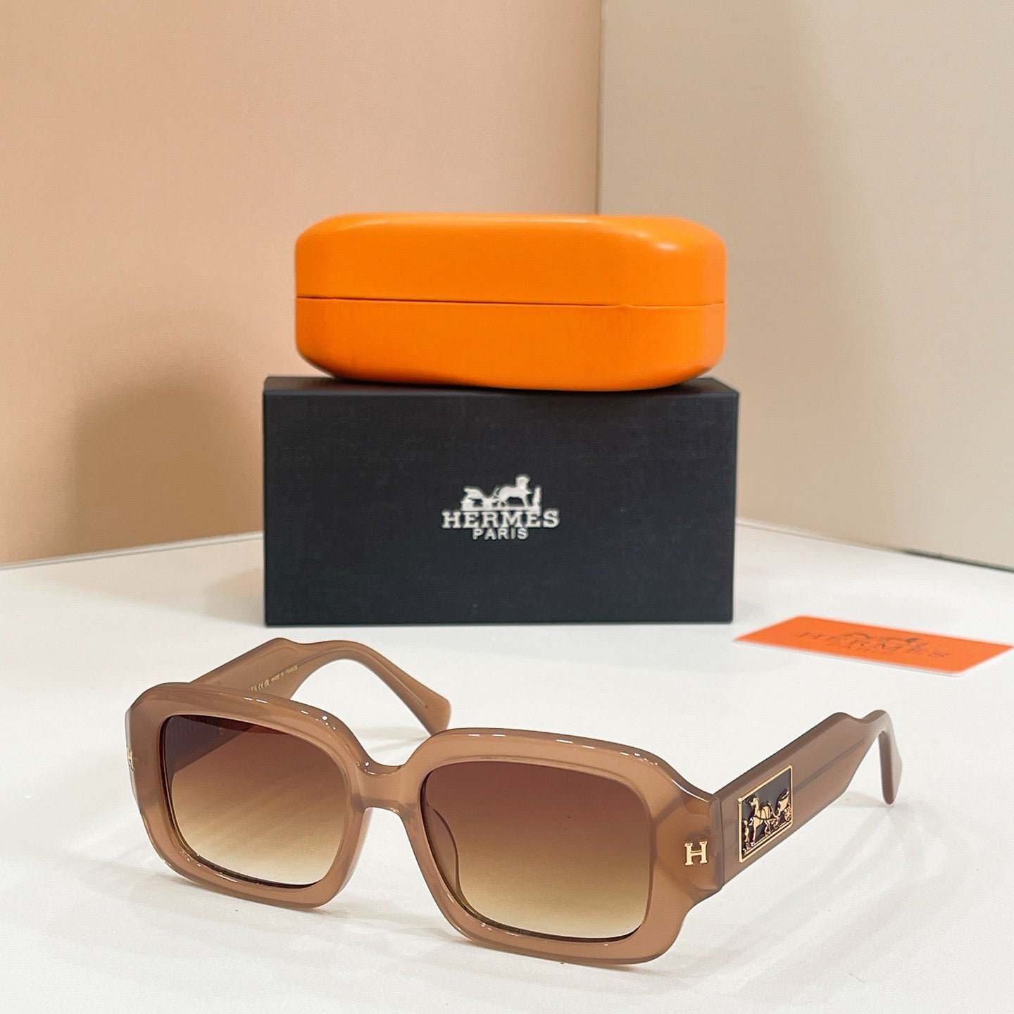 HERM SUNGLASSES