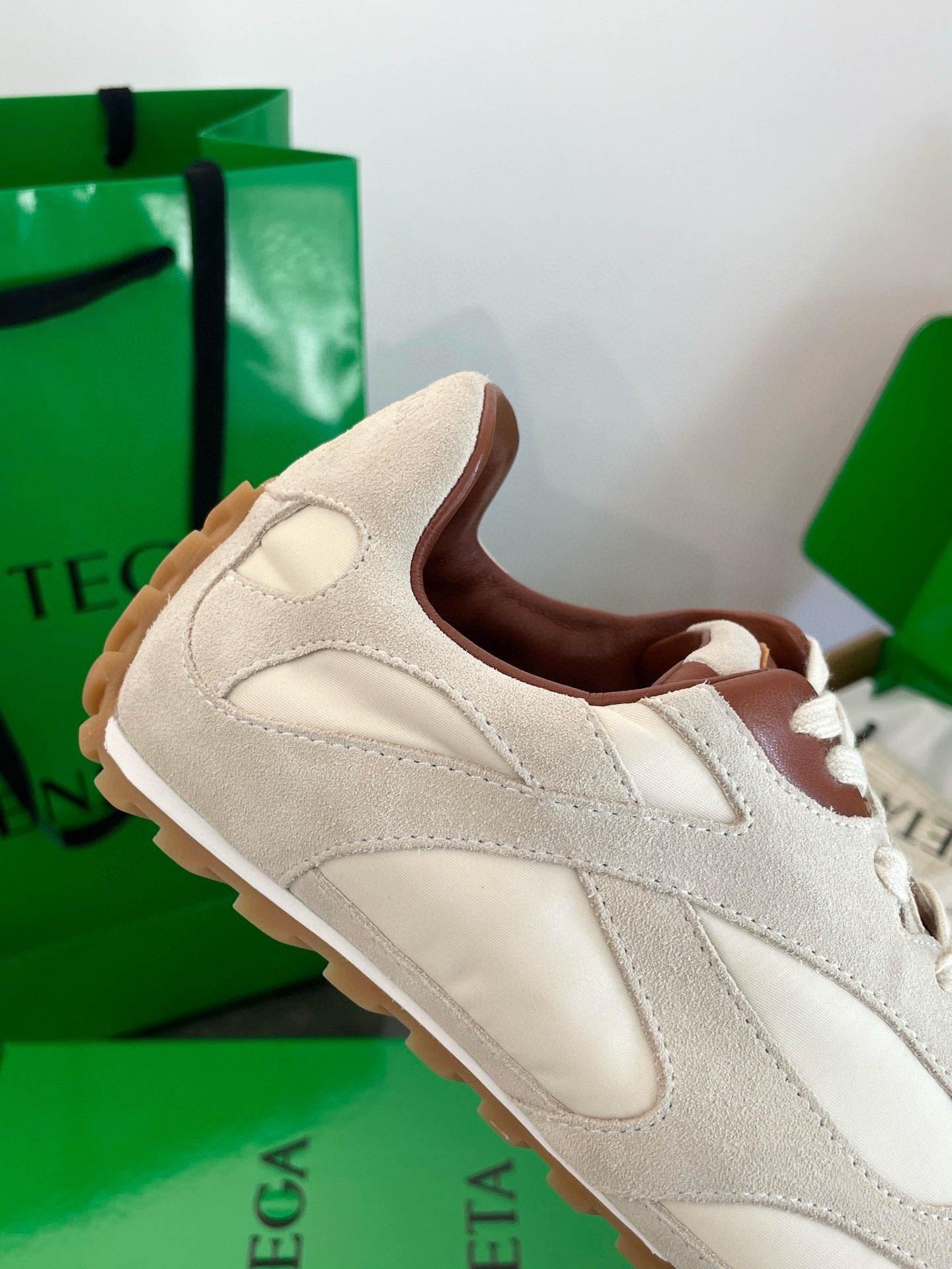 BOTT V ORBIT SNEAKER