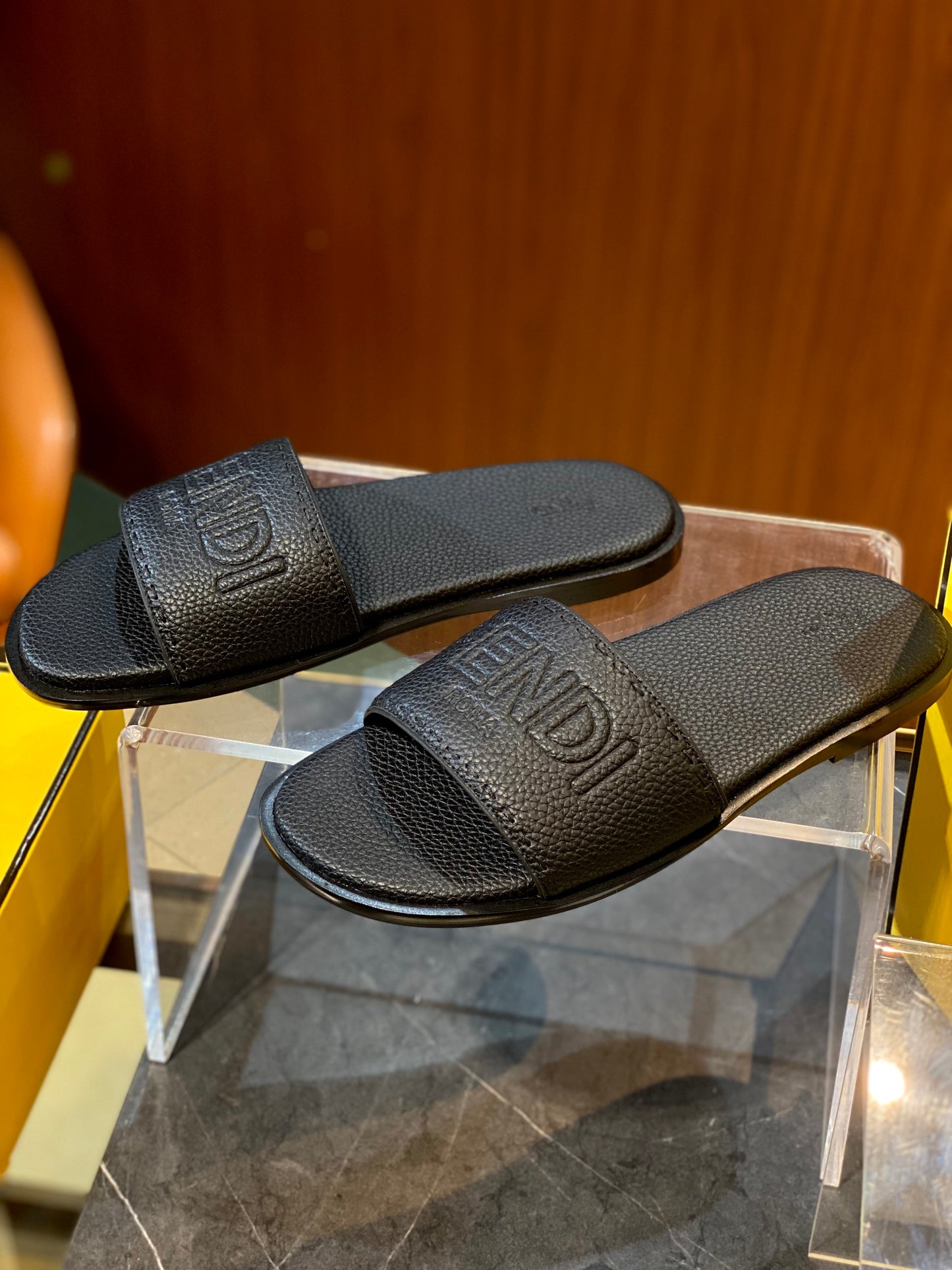 FEN SANDALS