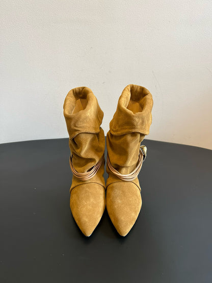 ISABEL M BOOTS