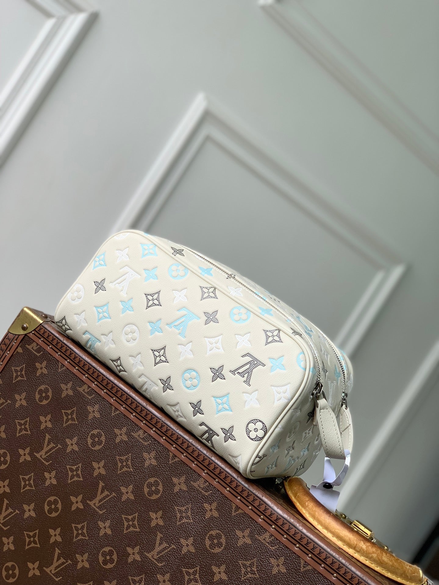 LOU DOPP KIT TOILETRY BAG