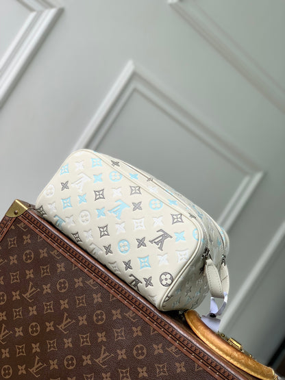 LOU DOPP KIT TOILETRY BAG