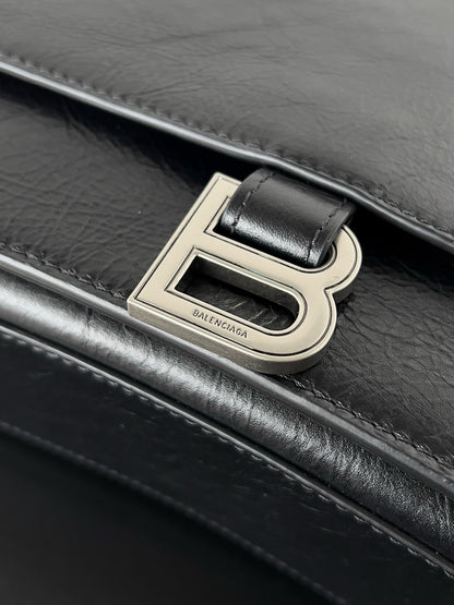 BAL MEDIUM CRUSH BAG