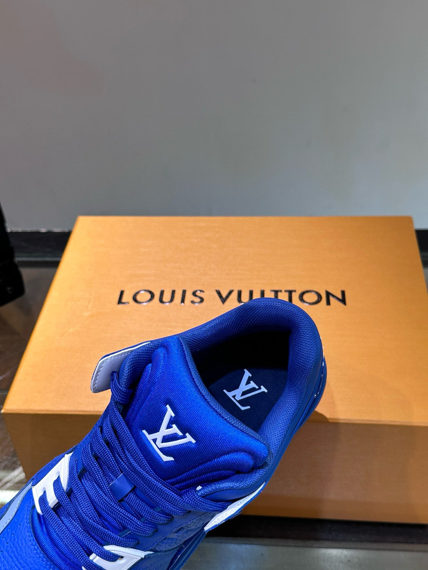 LOU TRAINERS