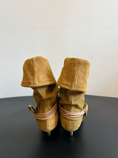 ISABEL M BOOTS