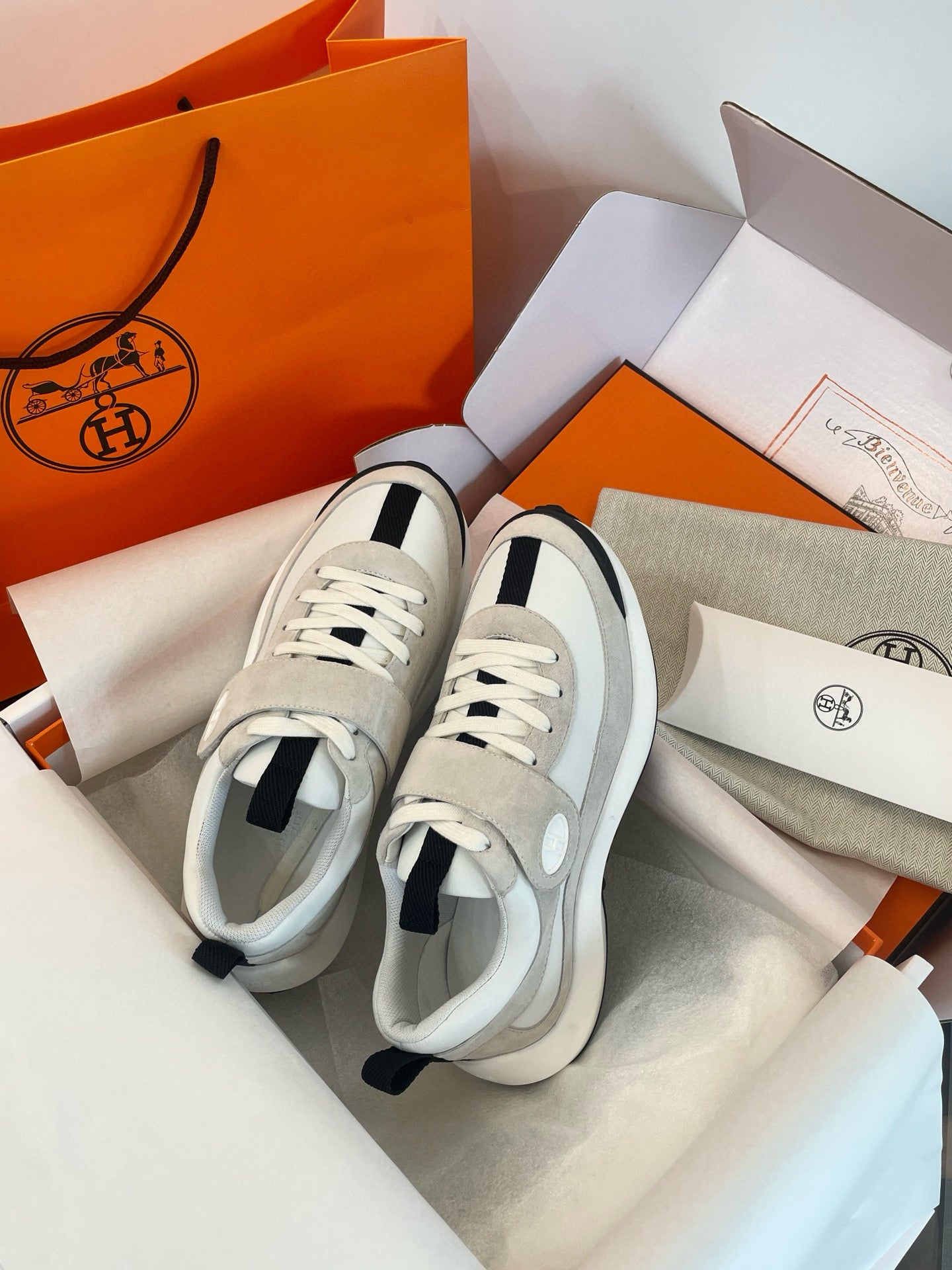 HERM LOOP SNEAKER