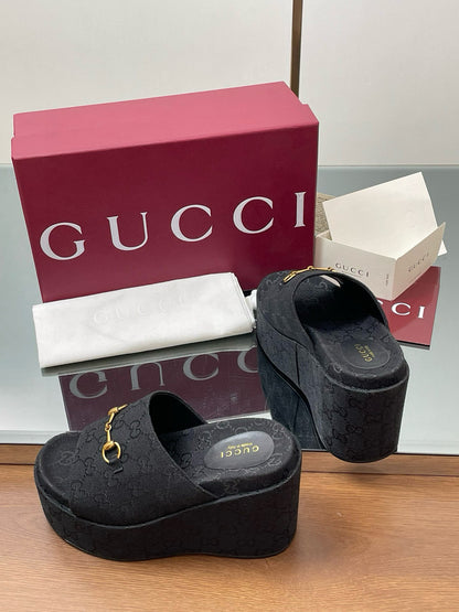 GG WEDGE SANDALS