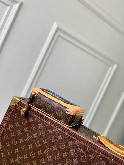 LOU BALADEUR WEARABLE WALLET