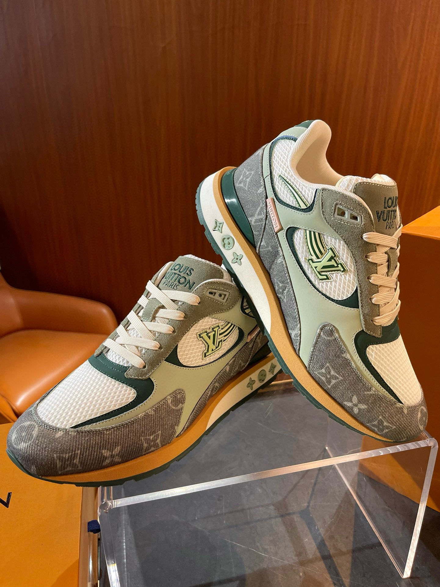 LOU TRAINERS