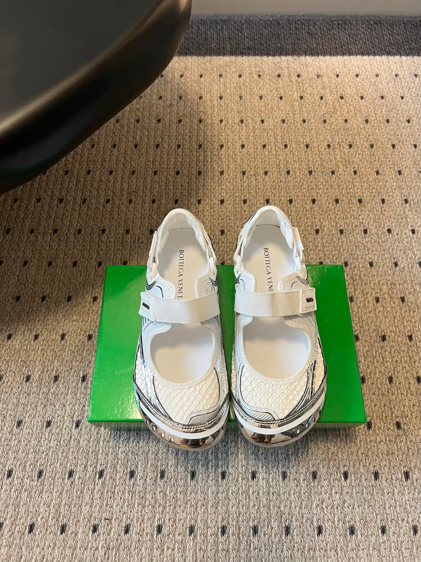 BOTT V ORBIT SNEAKER