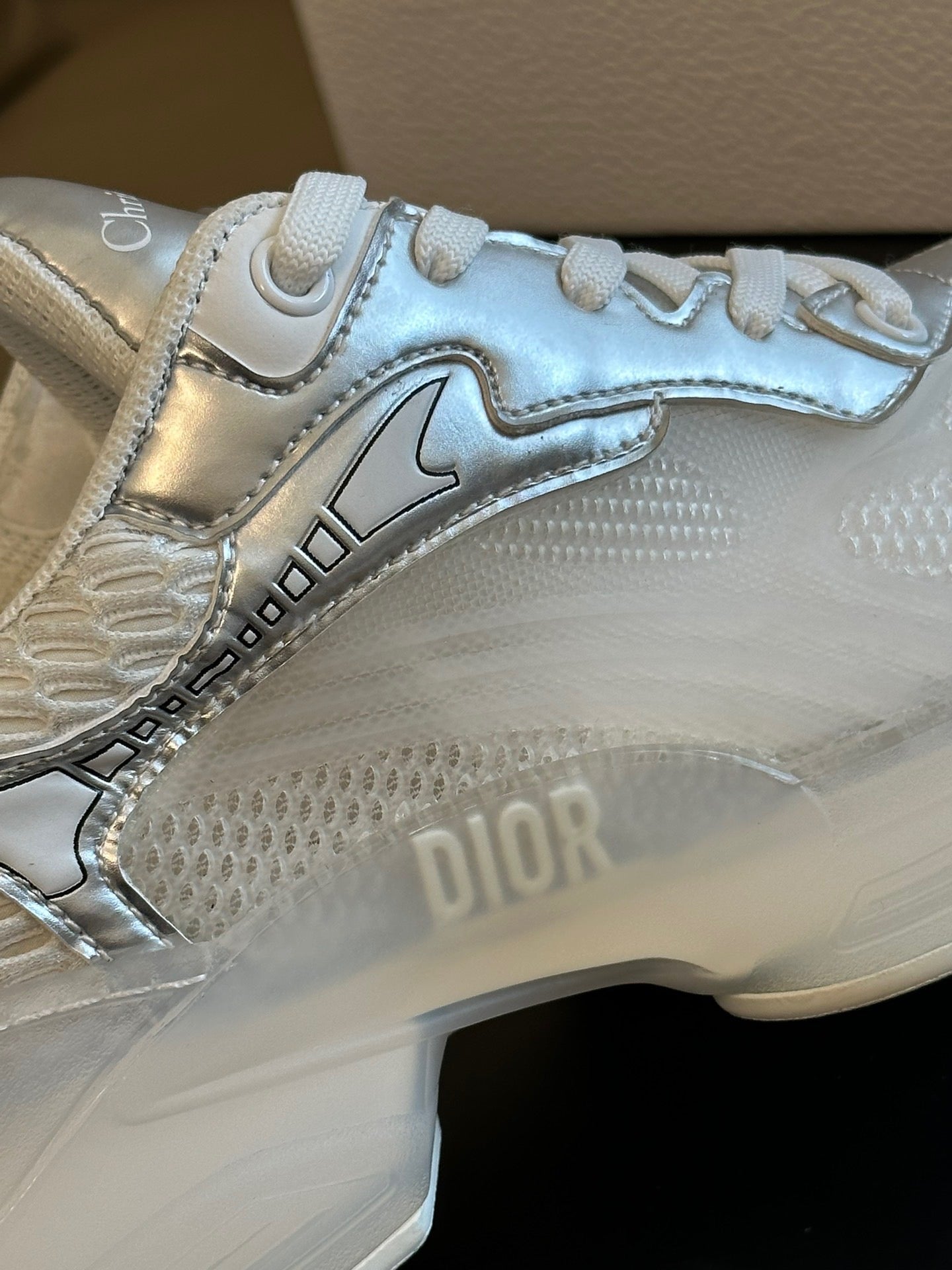 CD VIBE SNEAKERS