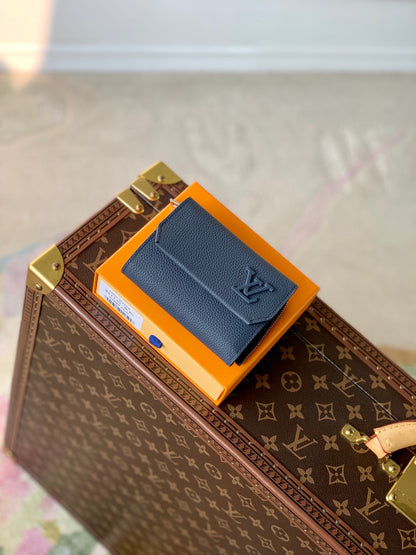 LOU PILOT WALLET