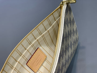 LOU NEVERFULL MM