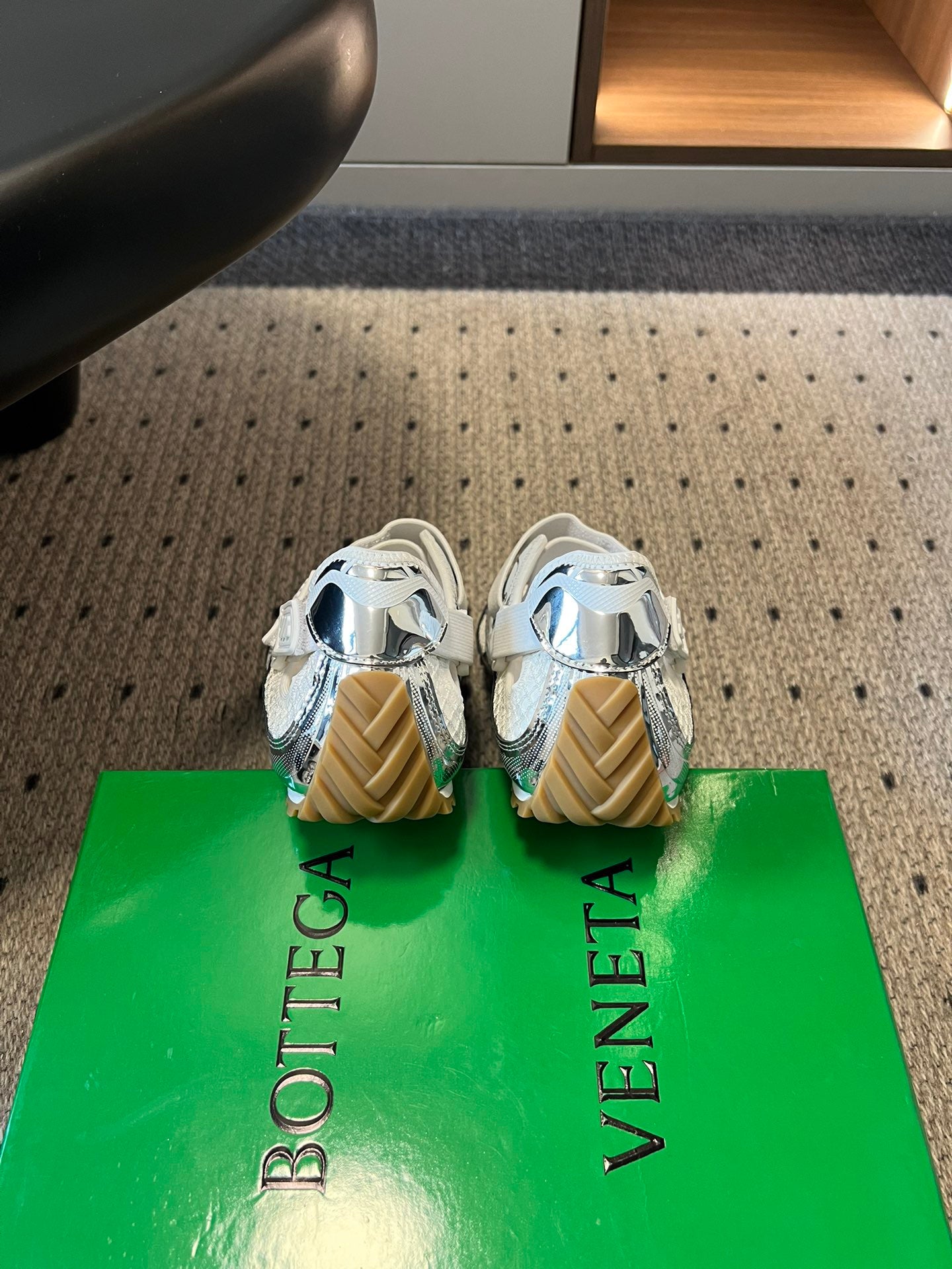 BOTT V ORBIT SNEAKER
