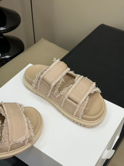 CD SANDALS