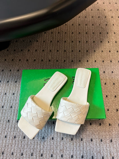 BOTT V SANDALS