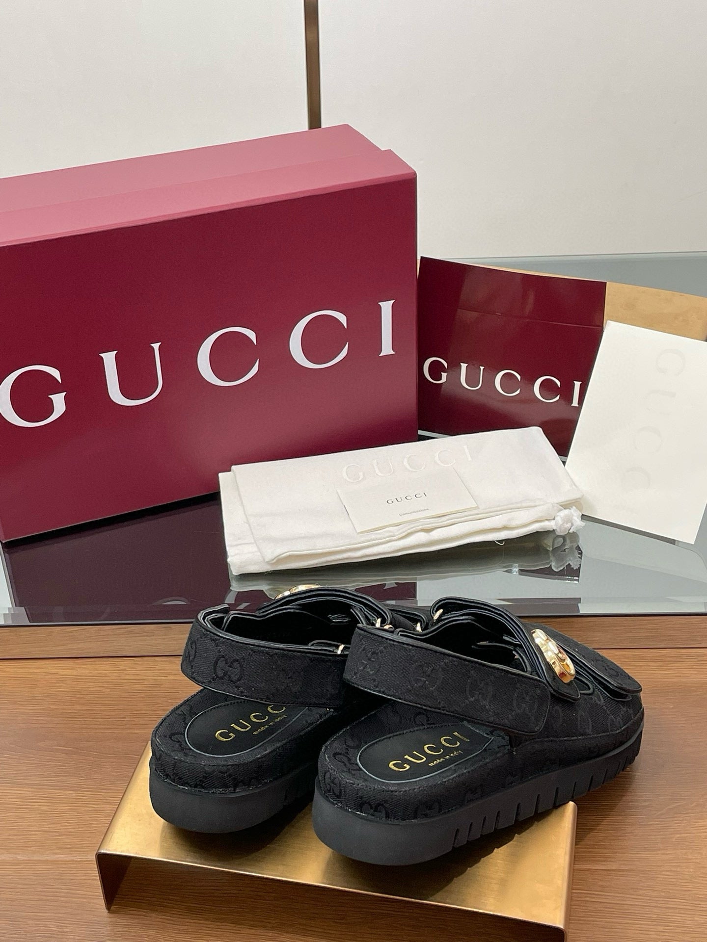 GG SANDALS