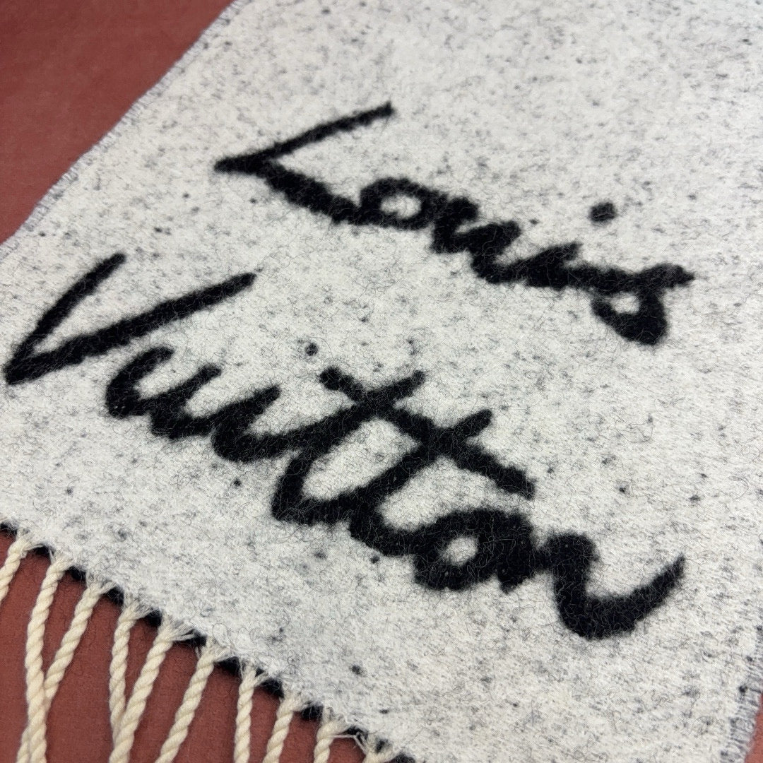 LOU SCARF