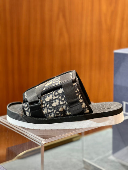 CD ALPHA SANDALS