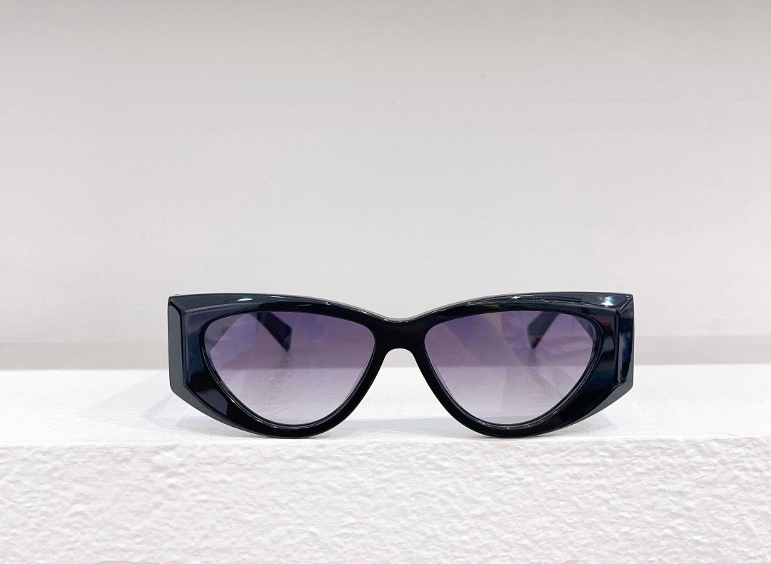 MIU M SUNGLASSES