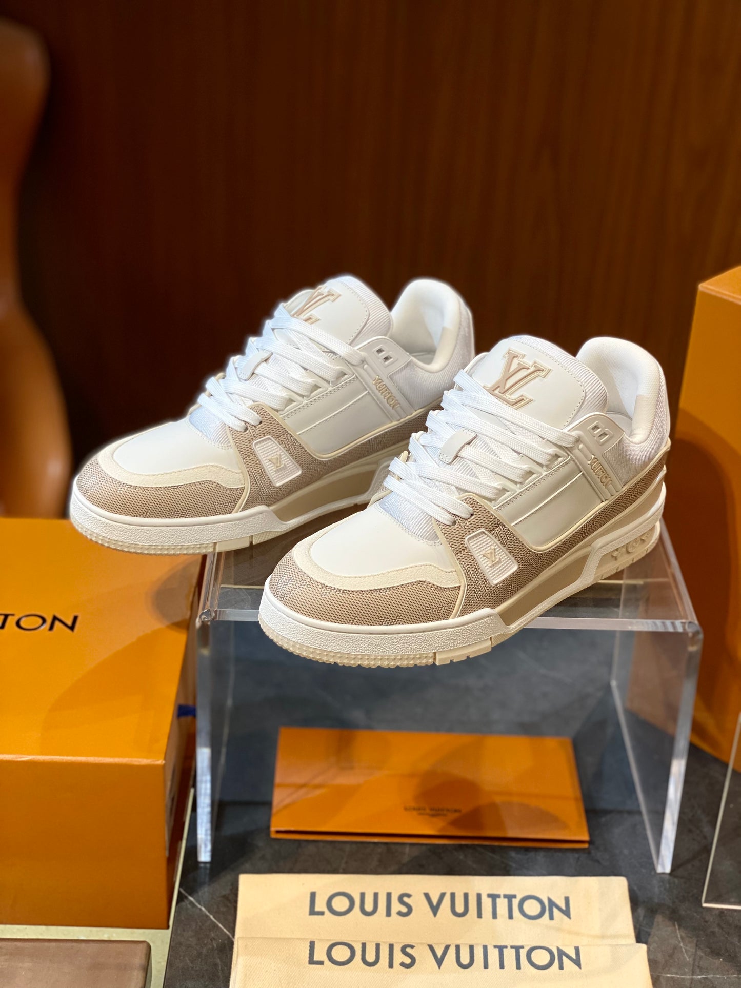 LOU TRAINERS