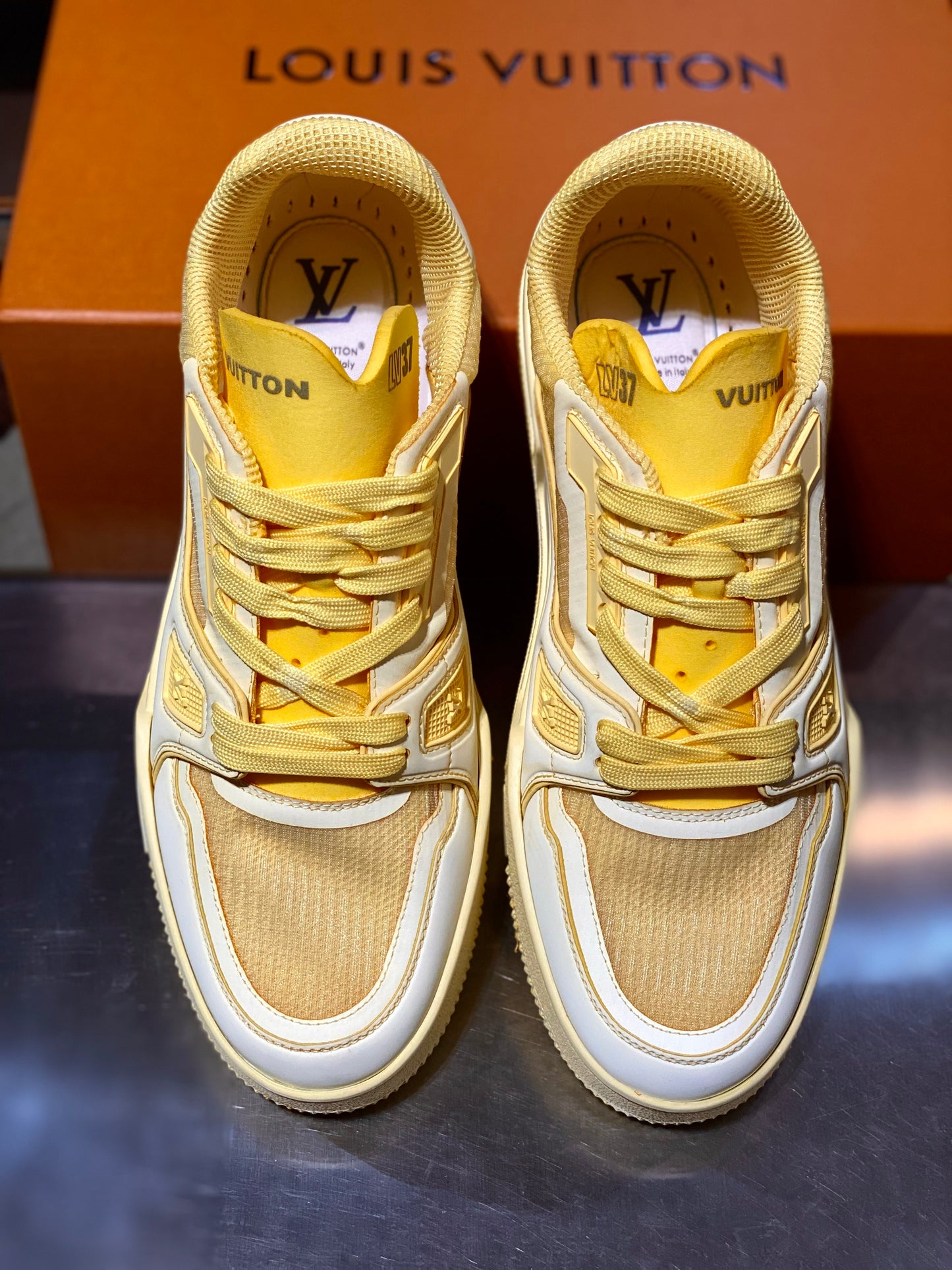 LOU SNEAKERS