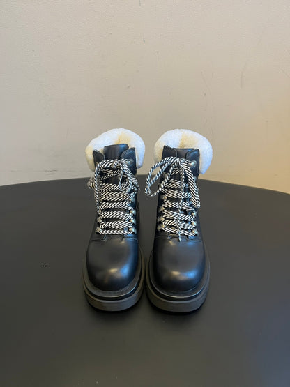 BOTT V BOOTS
