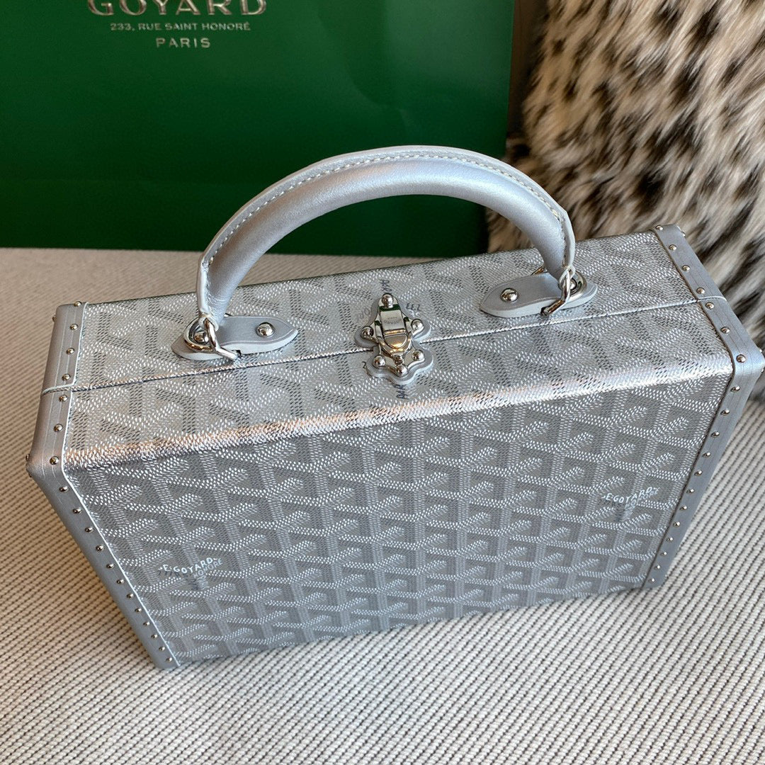 GOYA GRAND HOTEL TRUNK BAG