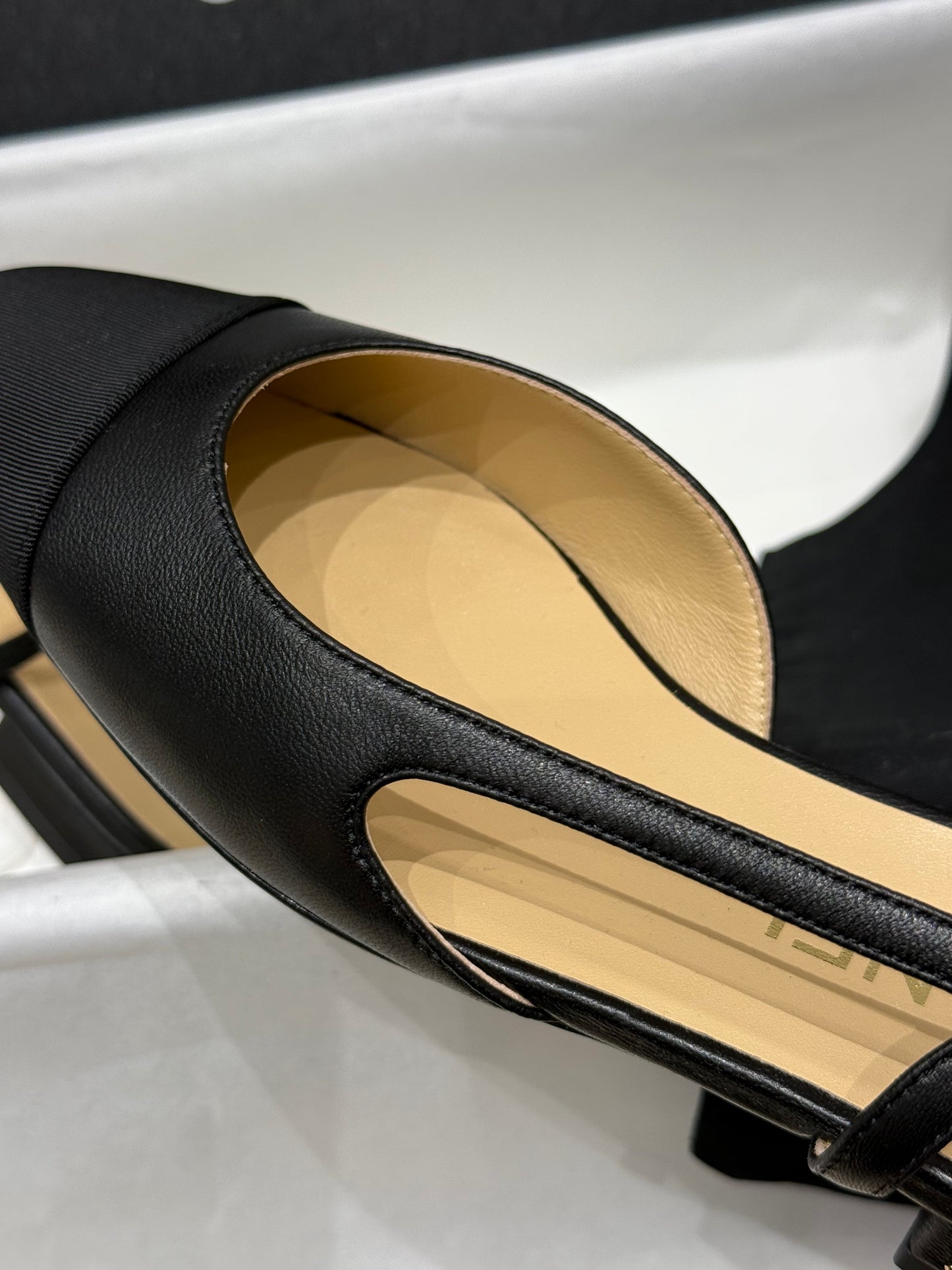 CC SLINGBACK PUMPS
