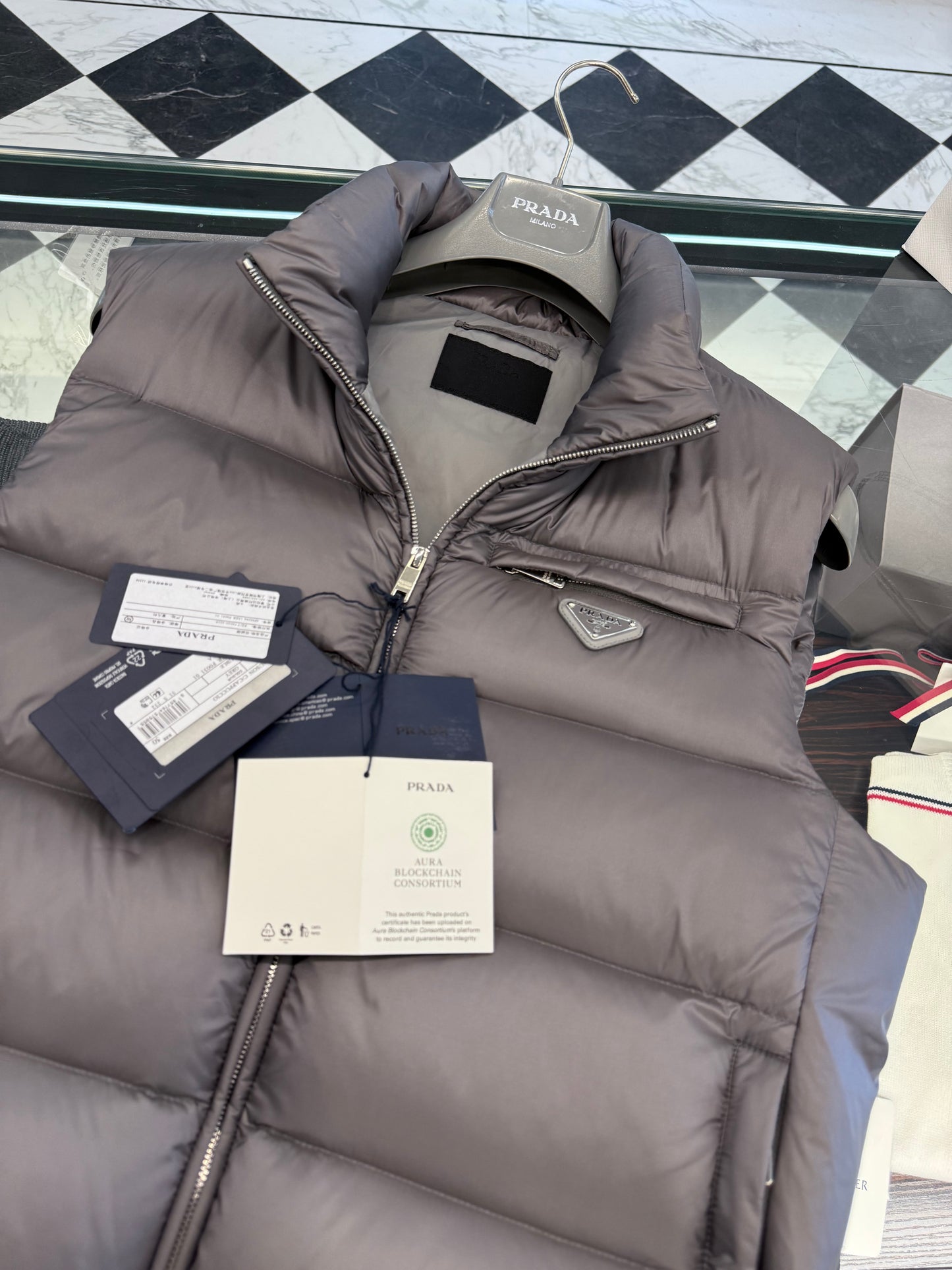 PD VEST