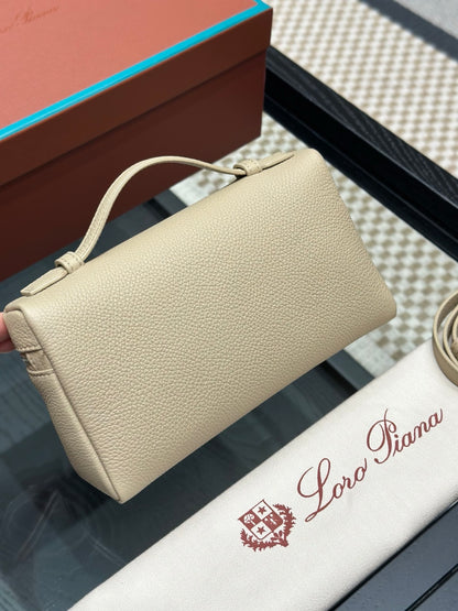 LORO P EXTRA POCKET L19 BAG