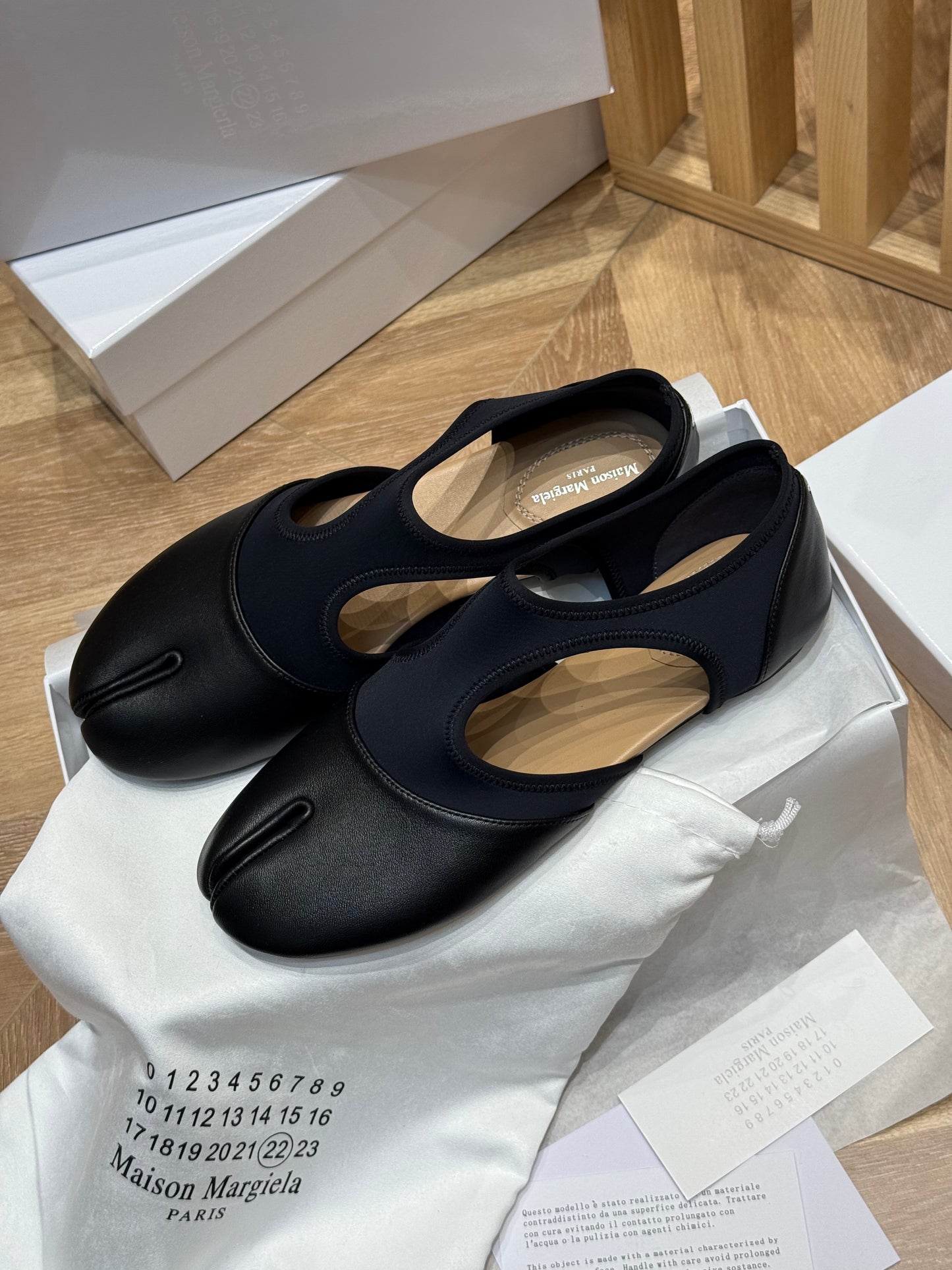 MAISON M TABI BALLET FLATS