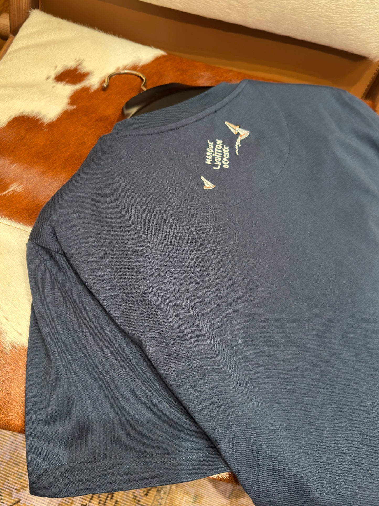 LOU T-SHIRT