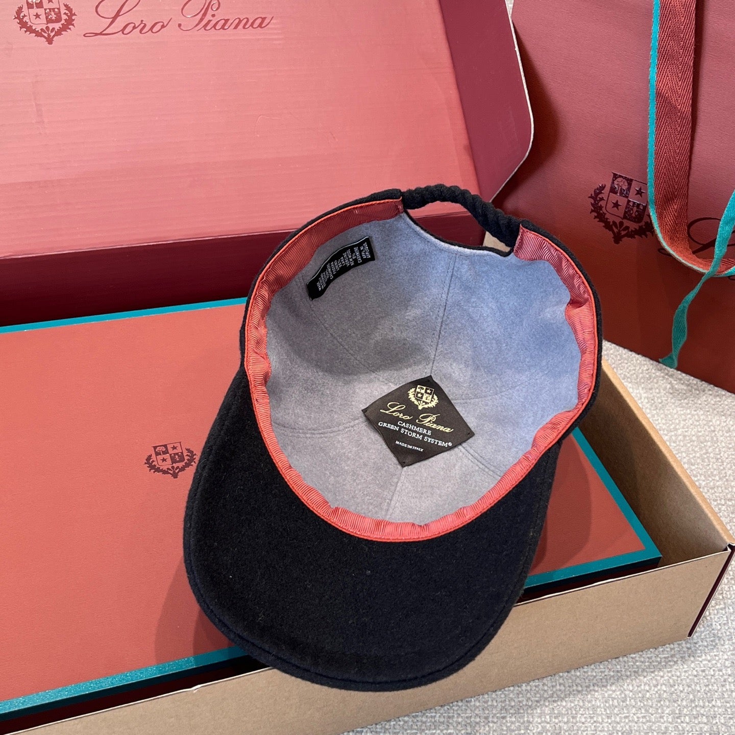 LORO P CASHMERE CAP
