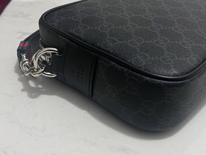 GG POUCH