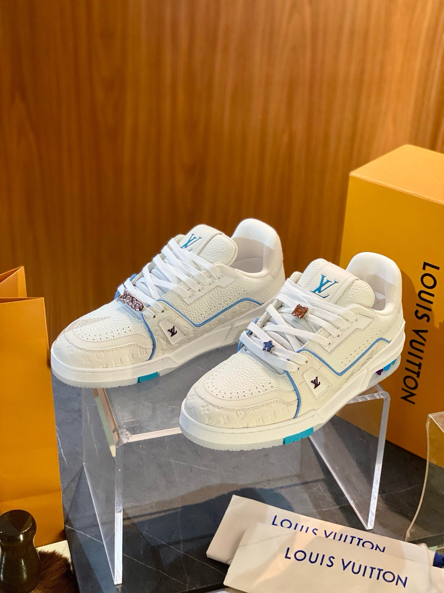 LOU TRAINERS