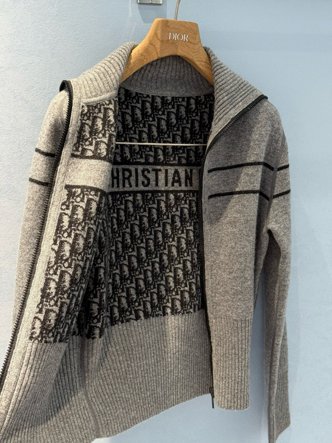CD ZIP JUMPER