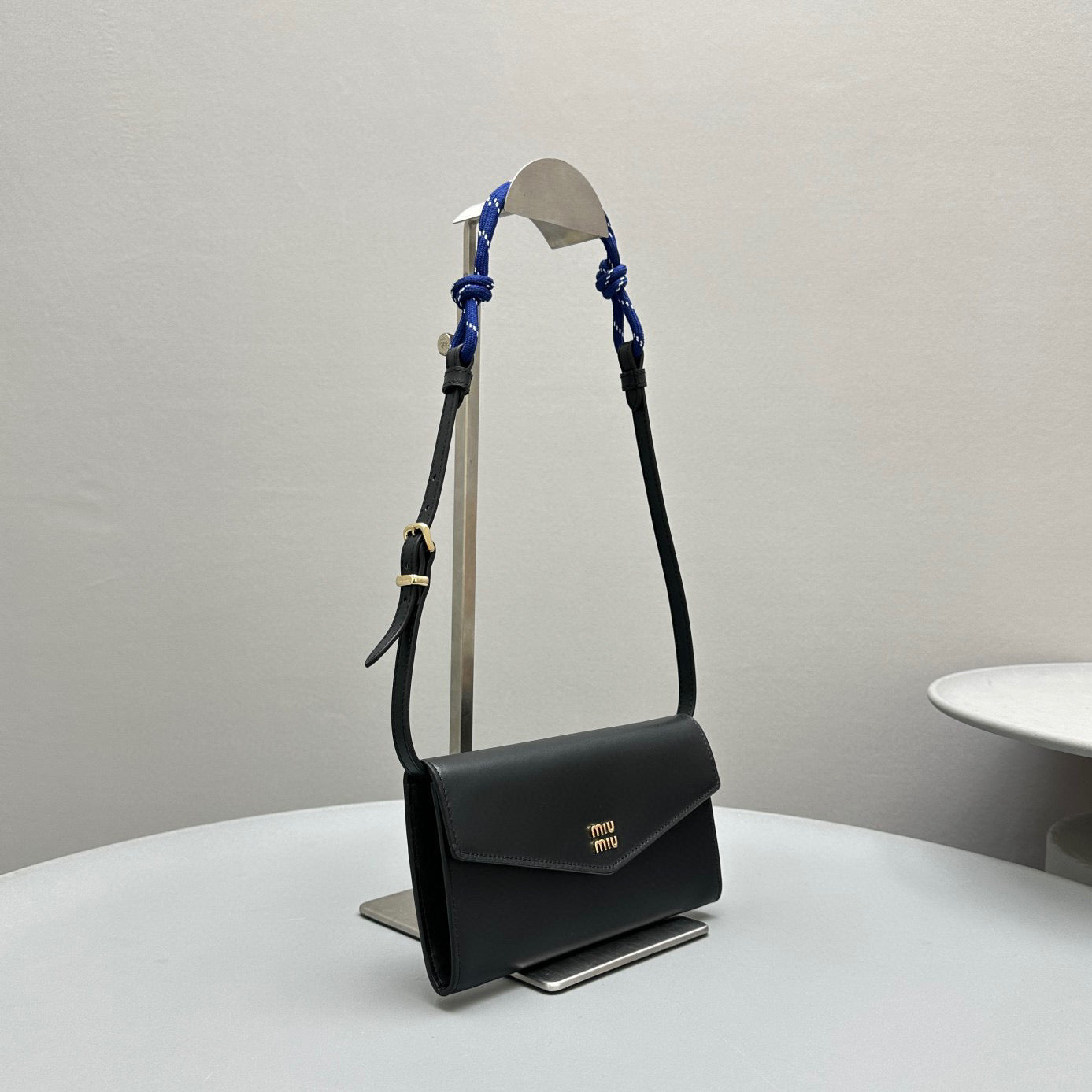 MIU M SHOULDER STRAP WALLET