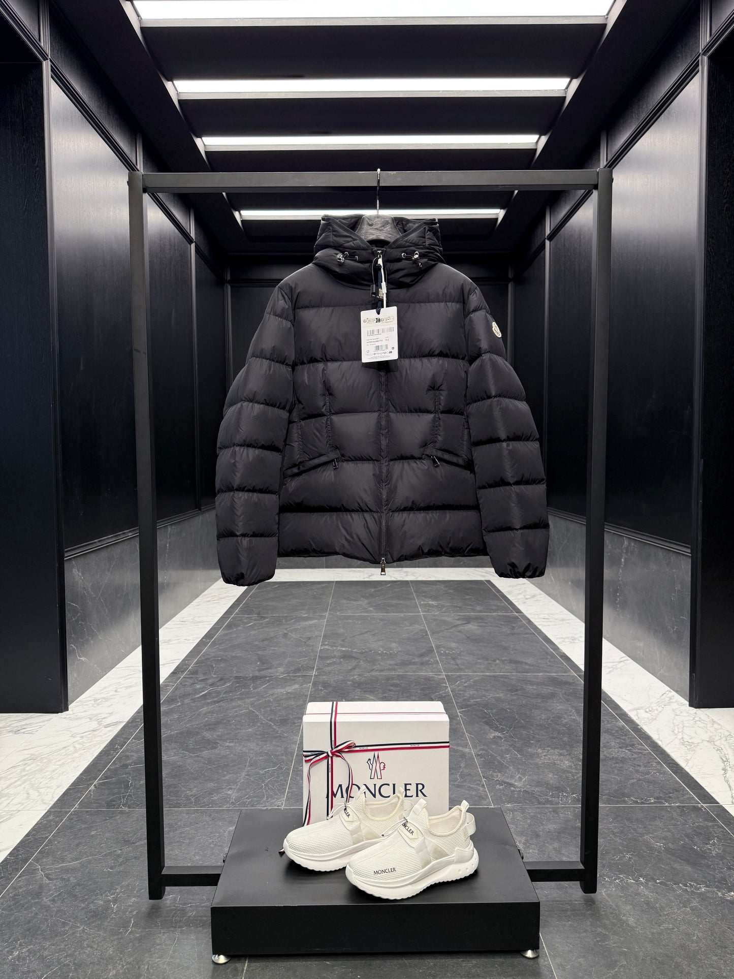 MONC AVOCE JACKET