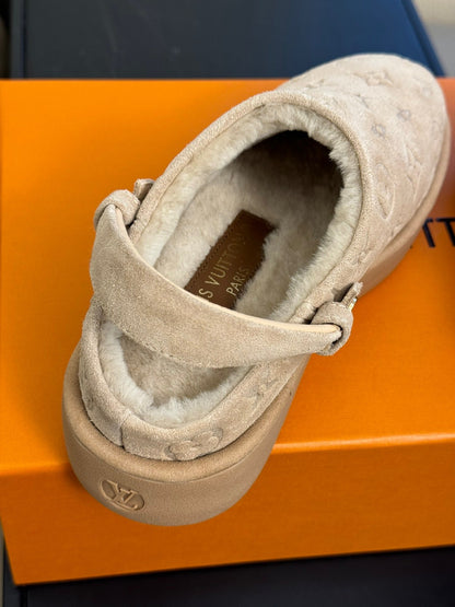 LOU ASPEN CLOGS